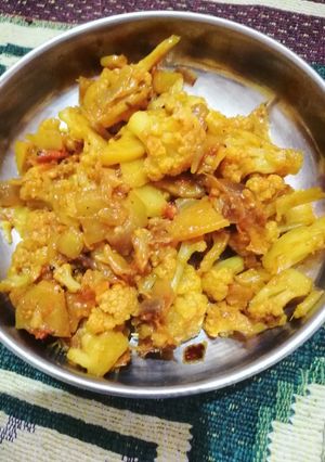 फूल गोभी की सब्जी (phulgobhi ki sabzi recipe in hindi) रेसिपी मुख्य फोटो