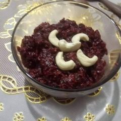 A picture of Beetroot halwa.