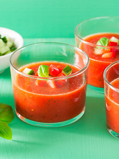 Una foto de Gazpacho al punto de picante... con Salsa Brava