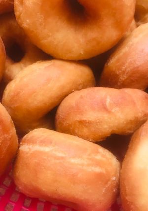 A picture of Donuts with no milk.