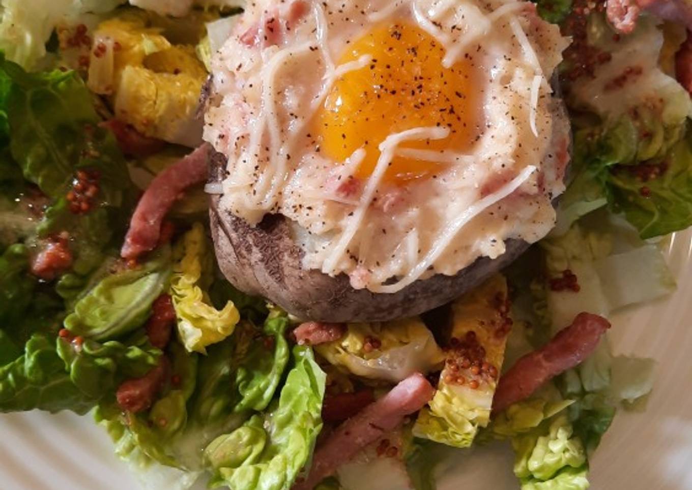 Pomme de terre farcie oeuf et bacon