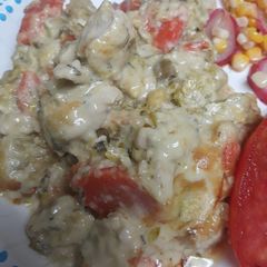 A picture of Chicken Alfredo.