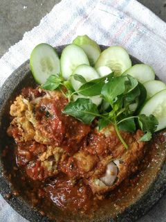 Foto resep Ayam geprek sambal sari laut