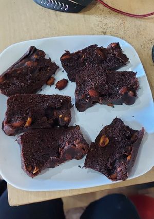 Una foto de Brownie keto con almendras y mani