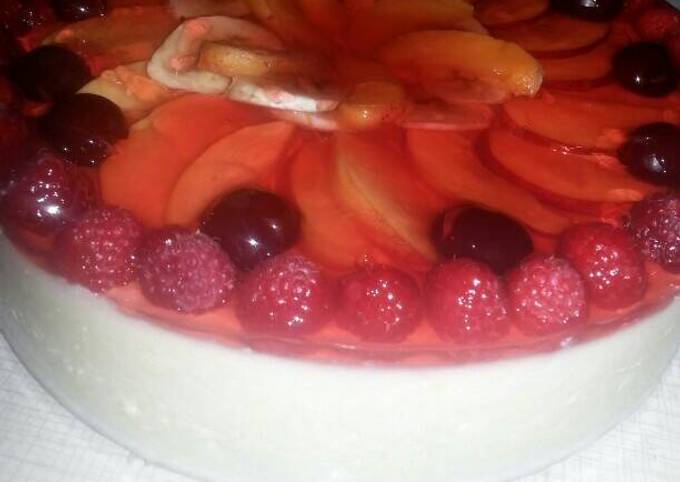 Túrós-gyümölcsös torta recept foto