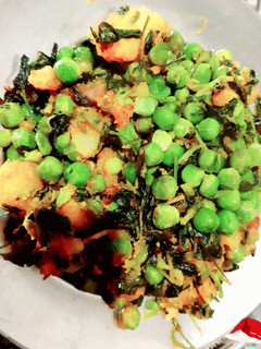 मेथी,मटर, आलू की सूखी सब्जी (Methi Matar aloo ki sukhi sabzi recipe in Hindi) रेसिपी मुख्य फोटो