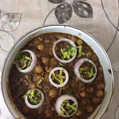 A picture of Amritsari pindi chole.