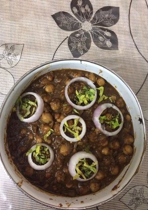 A picture of Amritsari pindi chole.
