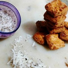 A picture of Coconut biscuit.