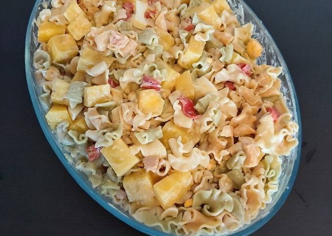 Fresh pasta salad