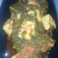 A picture of Spinach sauce.