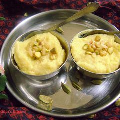 A picture of Sooji Custard Halwa.