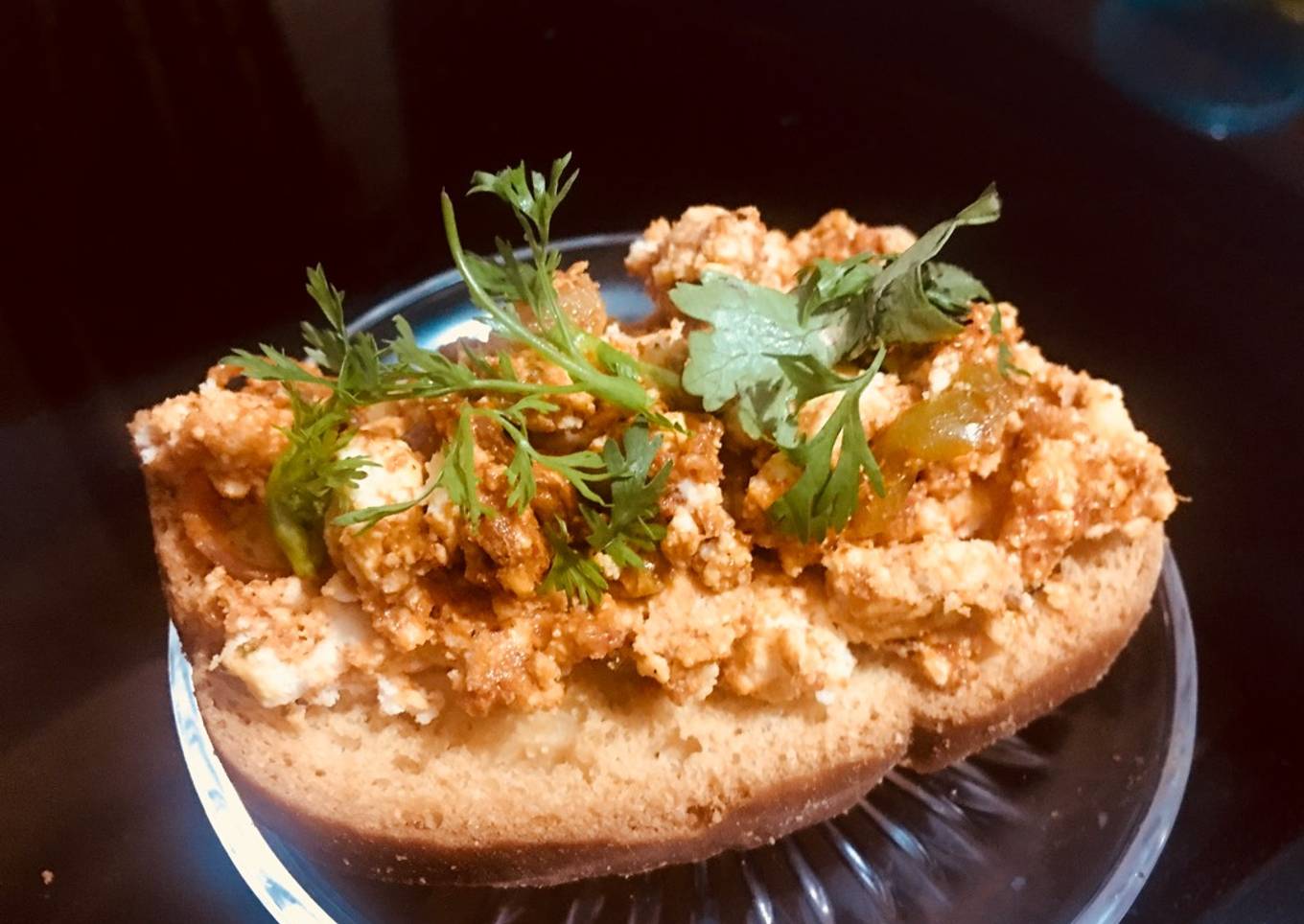 Masala crumbled tofu on toast