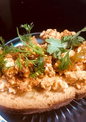 A picture of Masala crumbled tofu on toast.