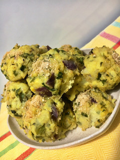 Una foto de BOMBITAS DE PURÉ DE PAPA (AL HORNO)