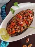 ওয়ালনাট স্টাফড এগপ্ল্যান্ট বোট (Walnut Stuffed Eggplant Boat recipe in Bengali)