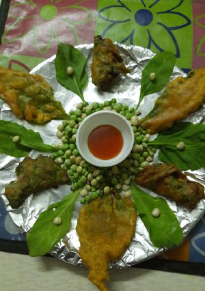ગ્રીન સ્ટફડ પકોડા (સ્ટફડ ભજીયા) રેસીપી મુખ્ય ફોટો
