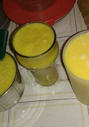 Una foto de Jugo de Papaya con leche 🥛y chía