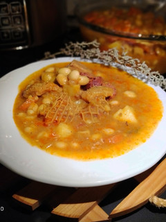 Una foto de Potaje de Alubias con Callos a la Cúrcuma en Olla GM