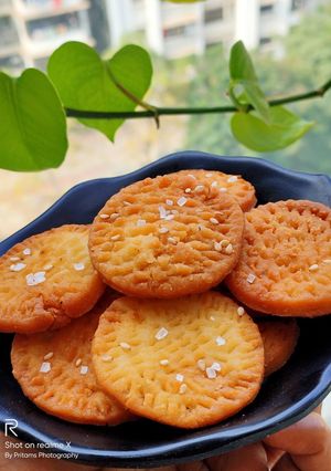 टेकुआ (Thekua recipe in Hindi) रेसिपी मुख्य फोटो