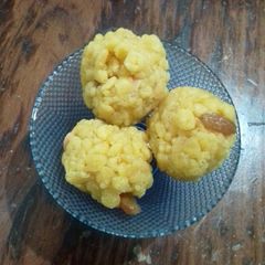 A picture of Boondi laddu.