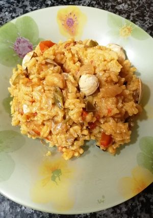 Una foto de Paella de marisco
