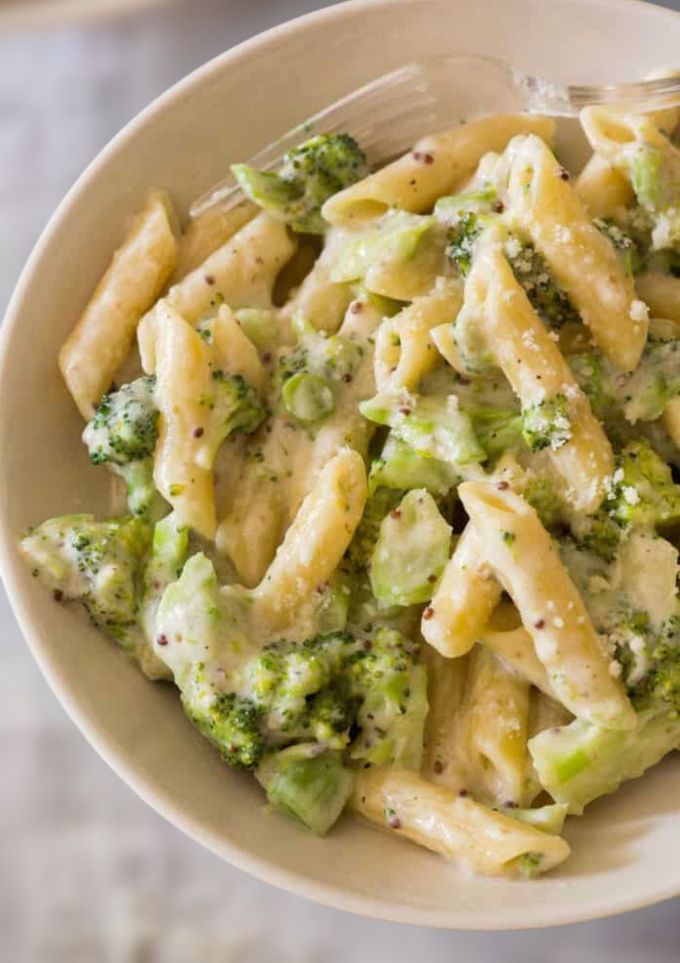 Una foto de Macarrones con salsa de brócoli y queso gorgonzola