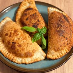 A picture of Brazilian Fried Pastry 🥟🇧🇷.