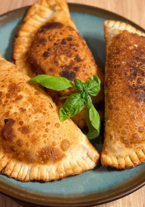 A picture of Brazilian Fried Pastry 🥟🇧🇷.