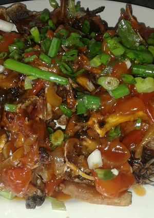 Foto resep Tulangan ayam goreng gurih basah siraman saos