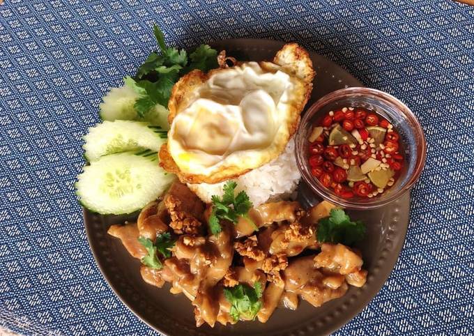 How to Prepare Tasteful 🧑🏽‍🍳🧑🏼‍🍳 Thai Garlic &amp; Pepper Chicken •Kai Pad Gratiem Prik Thai |ThaiChef Food