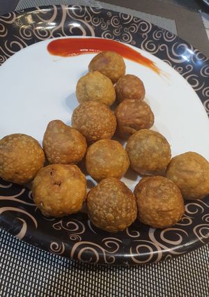 લીલવા કચોરી(Lilva Kachori recipe in Gujarati) રેસીપી મુખ્ય ફોટો