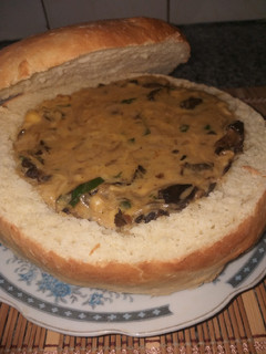 Una foto de Pan de campo relleno con hongos🥖