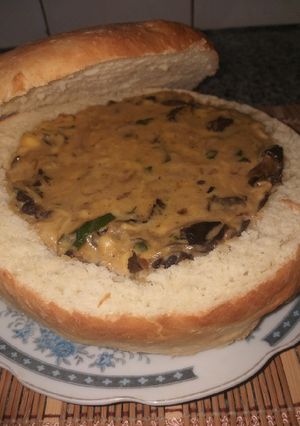 Una foto de Pan de campo relleno con hongos🥖