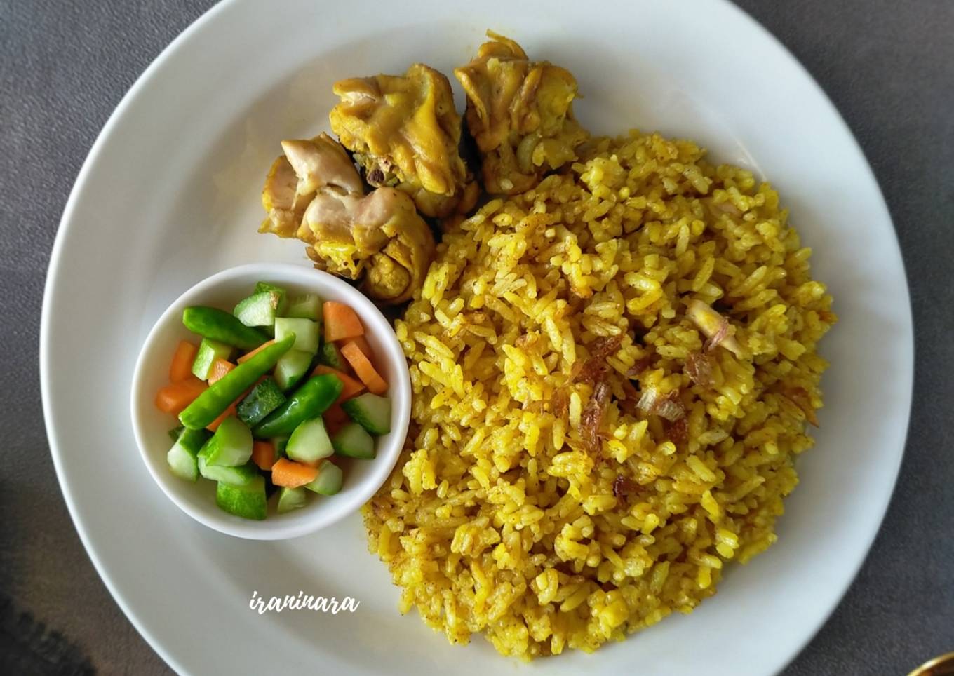Bagaimana Membuat Nasi Kebuli Ayam Magic Com yang Enak