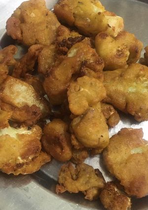 A picture of Gobhi ke pakore.