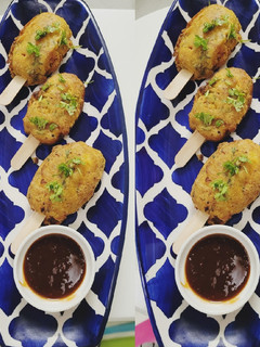 पनीर पकौड़ा आइसक्रीम शेप(paneer pakoda icecream shape recipe in hindi) रेसिपी मुख्य फोटो
