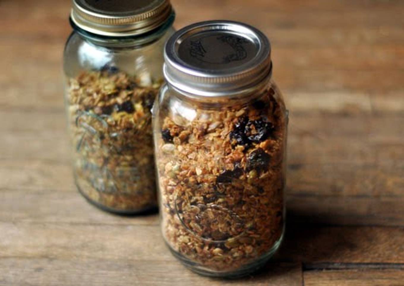Olive Oil Granola With Dried Apricots and Pistachios