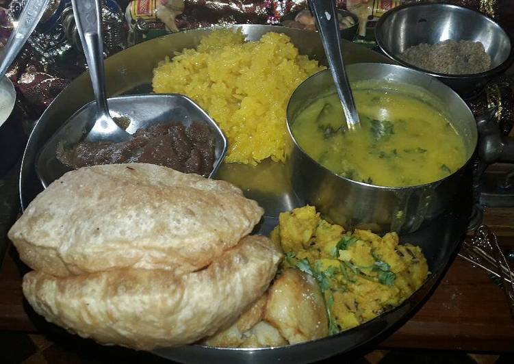 My Grandma Love This Meethe chawal,Teen dal Curry,Wheat flour Sheera