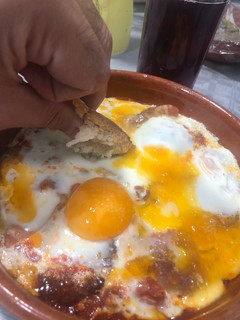 Una foto de Huevos al plato (rápidos, al microondas)