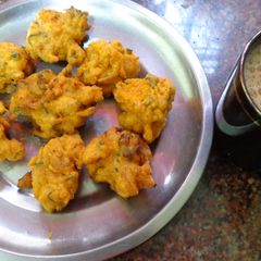 A picture of Shallots bajji.