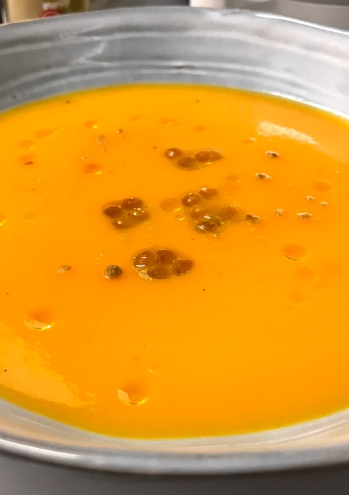 Una foto de Crema de batata 🍠, zanahoria 🥕 y jengibre
