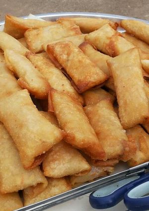 A picture of Spring Roll Wrappers.