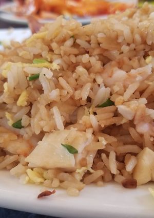 Una foto de Arroz chaufa mixto