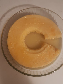 Una foto de Flan de polenta y coco