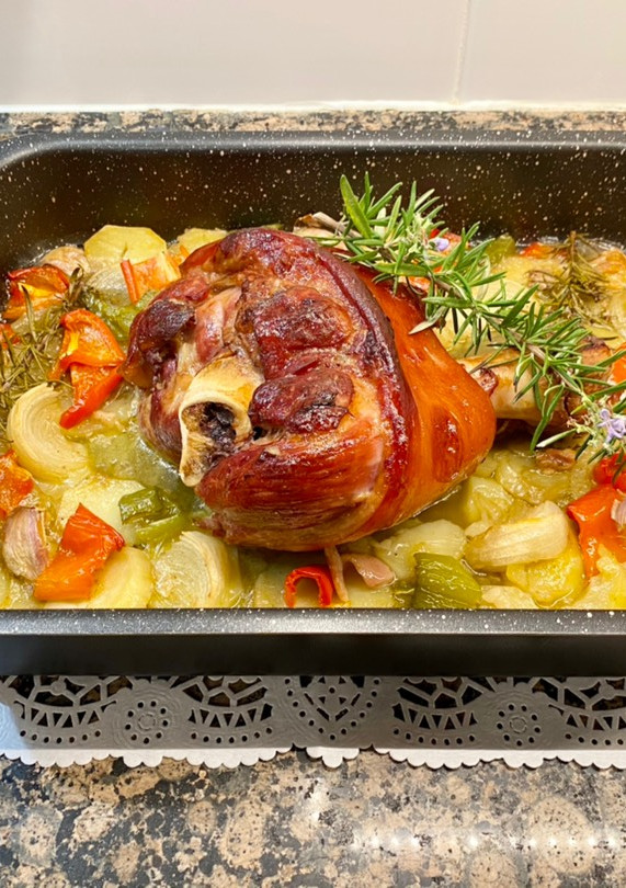 Una foto de Codillo asado
