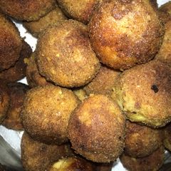 A picture of Sweet potato balls.