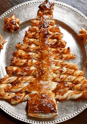 Une photo de ☆Sapin Feuilletée au Confit de Tomates Cerises☆
