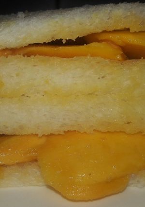 A picture of Mango Malai sandwich.