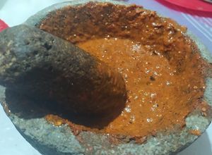 Una foto de Salsa de chicatanas molcajeteada